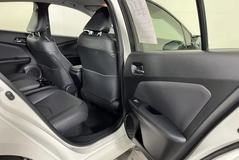 2017 Toyota Prius Prime Plus photo 1