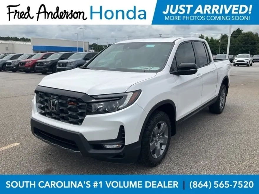 2025 Honda Ridgeline TrailSport photo 1