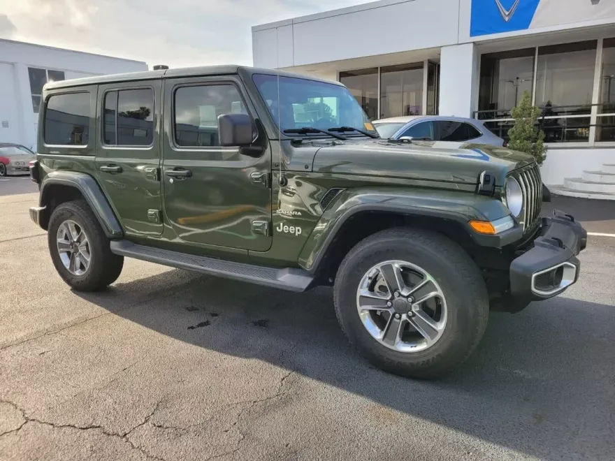 2021 Jeep Wrangler Unlimited Sahara photo 1