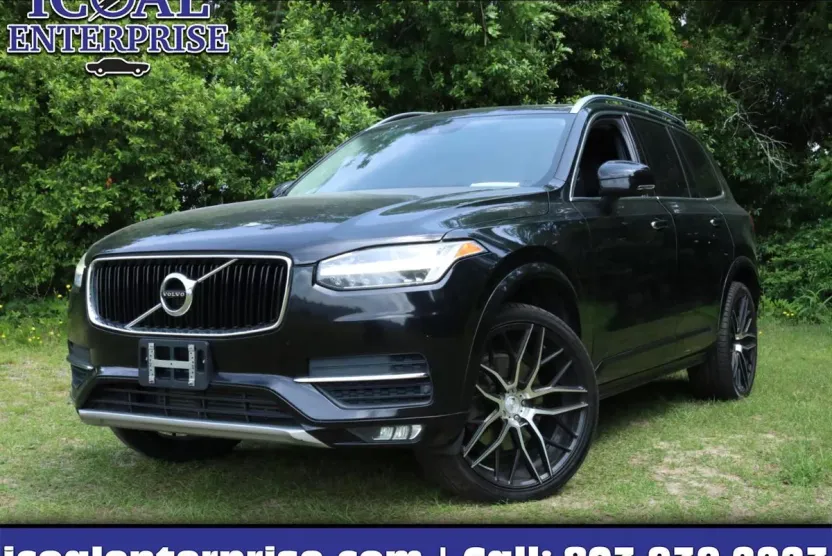 2017 Volvo XC90 T5 Momentum photo 1