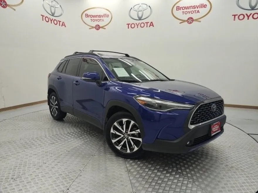 2024 Toyota Corolla Cross XLE photo 1