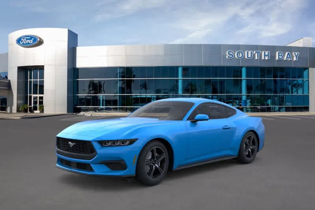 2025 Ford Mustang EcoBoost photo 1