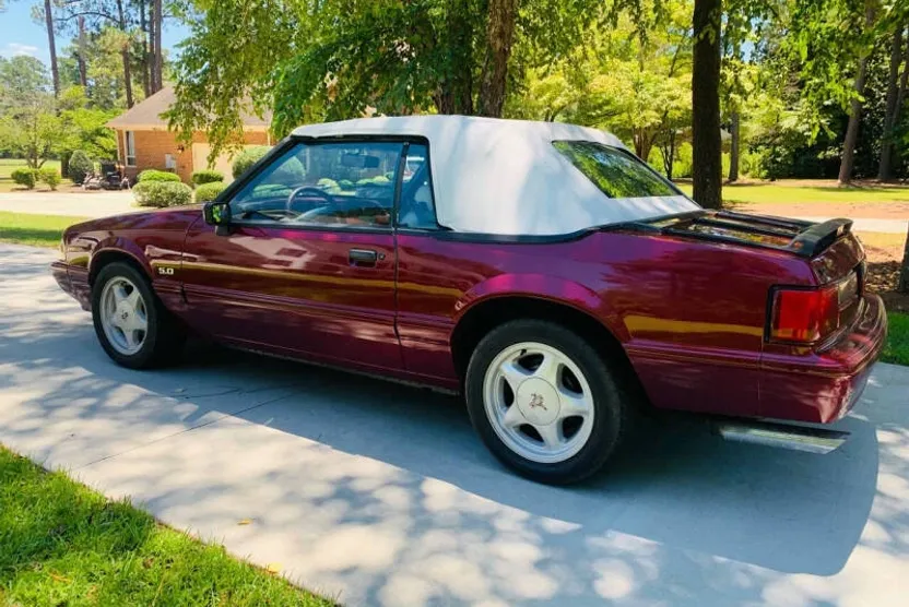 1993 Ford Mustang LX photo 1