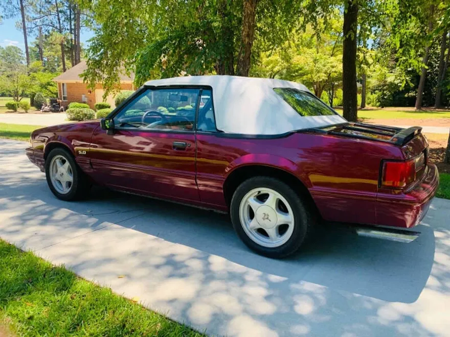 1993 Ford Mustang LX photo 1