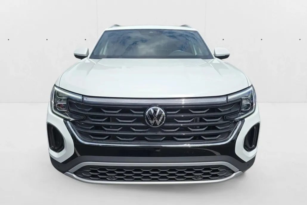 2025 Volkswagen Atlas Cross Sport SE Technology photo 1