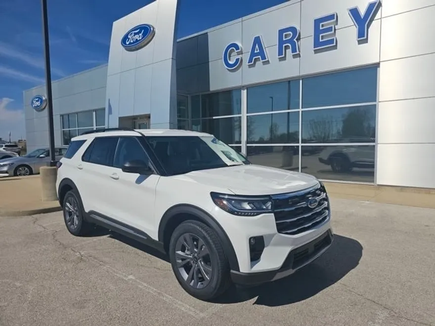 2025 Ford Explorer photo 1