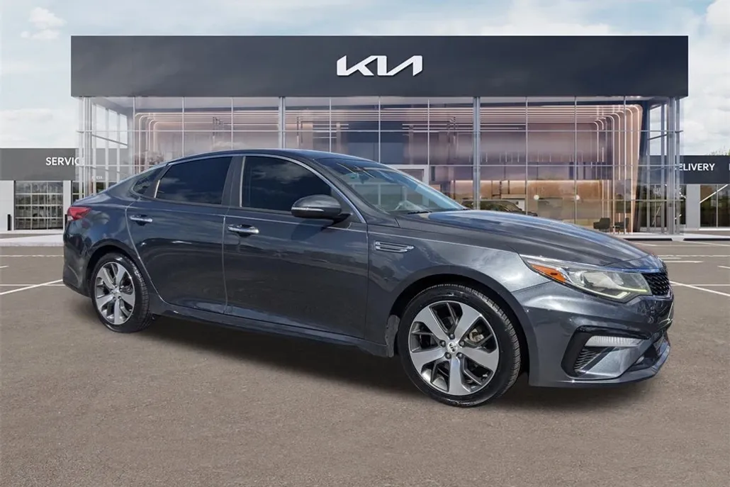 2020 Kia Optima S photo 1
