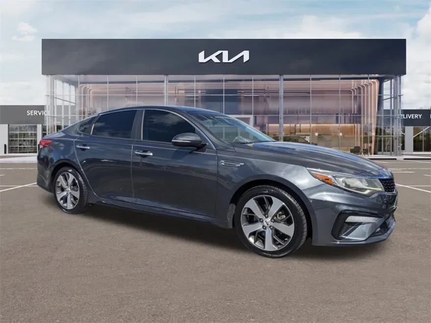 2020 Kia Optima S photo 1