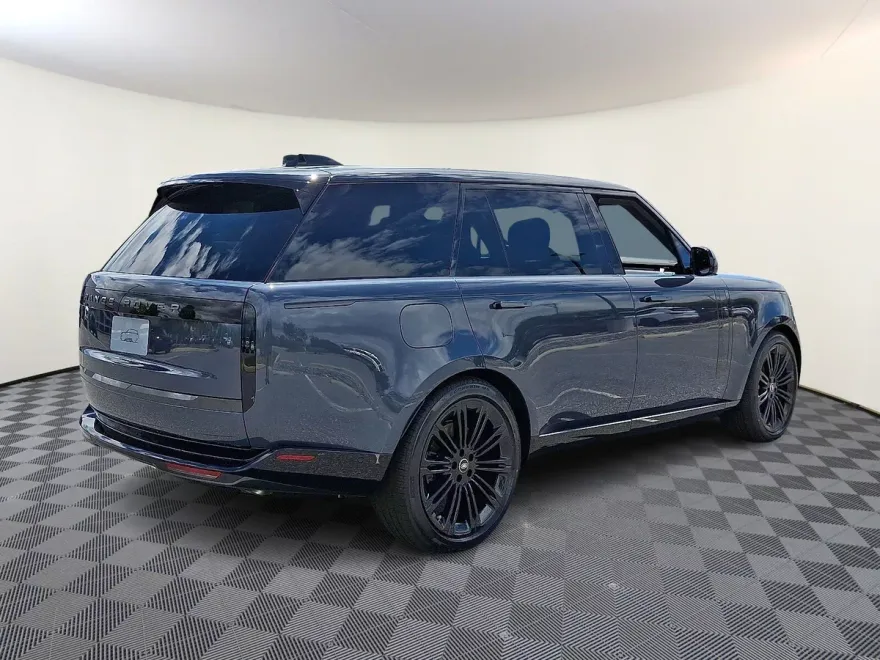 2025 Land Rover Range Rover SE photo 1