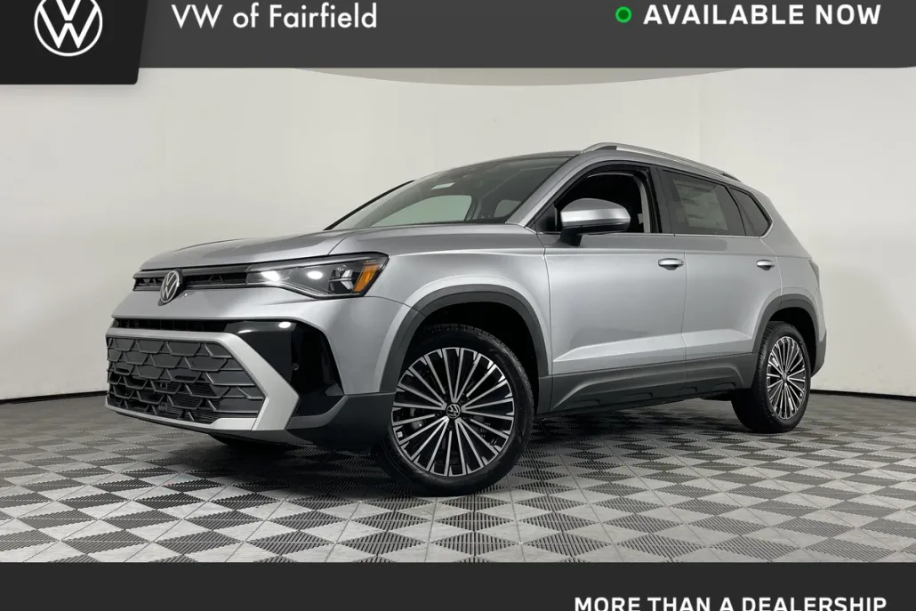 2025 Volkswagen Taos SE photo 1
