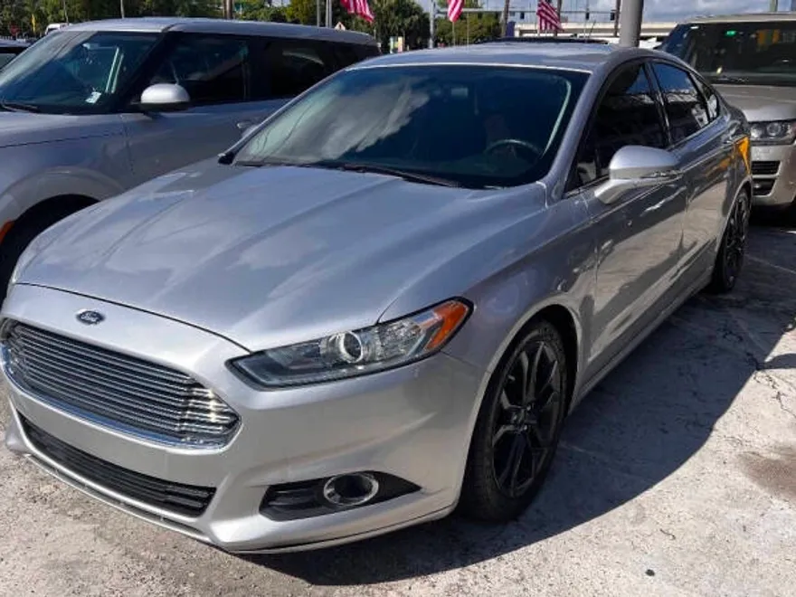 2015 Ford Fusion SE photo 1
