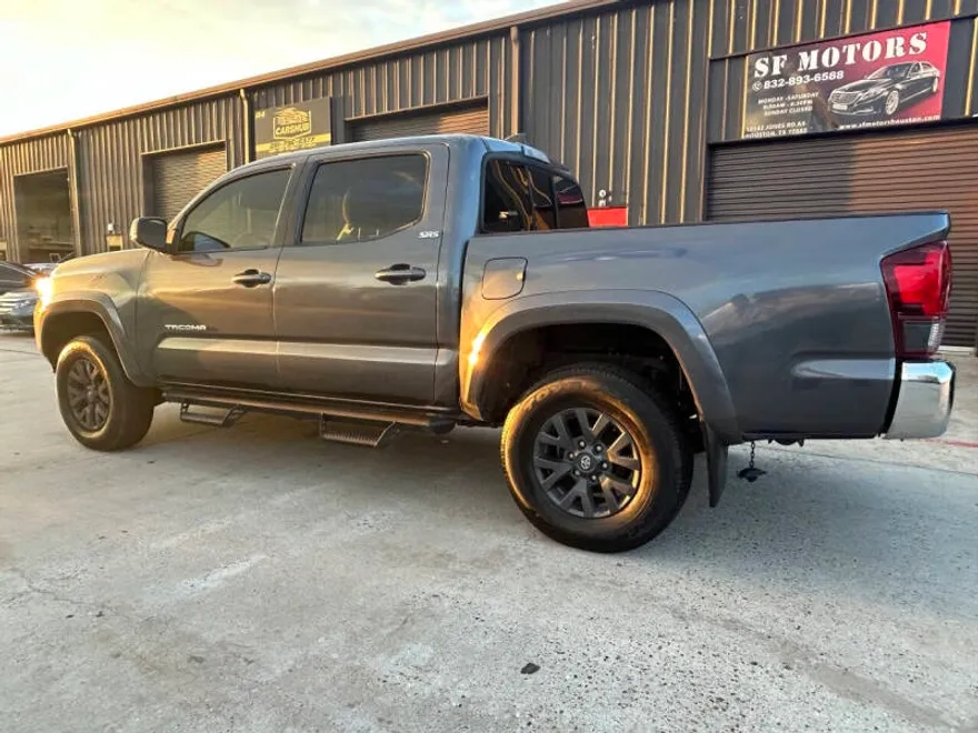 2021 Toyota Tacoma SR5 V6 photo 1
