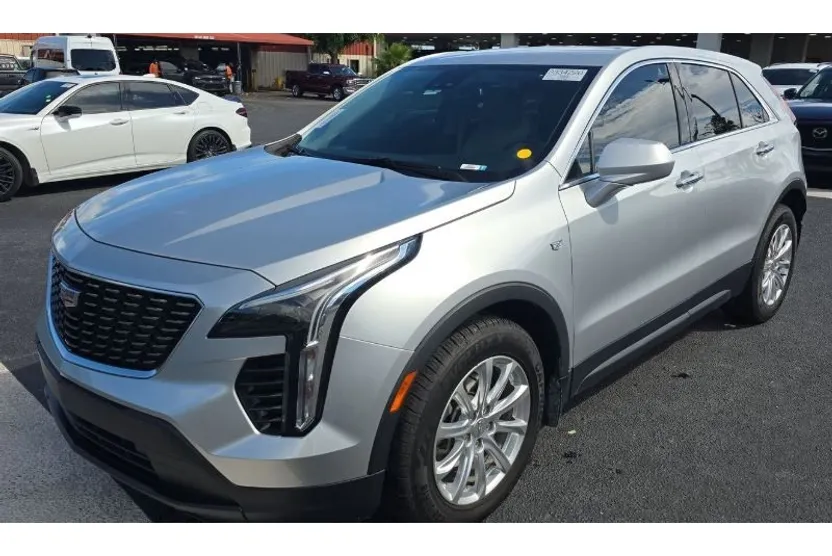 2020 Cadillac XT4 Luxury photo 1