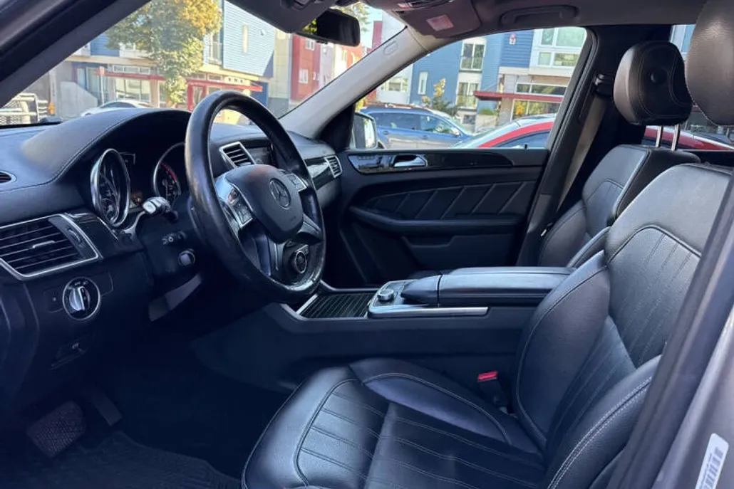 2015 Mercedes Benz GL 450 photo 1