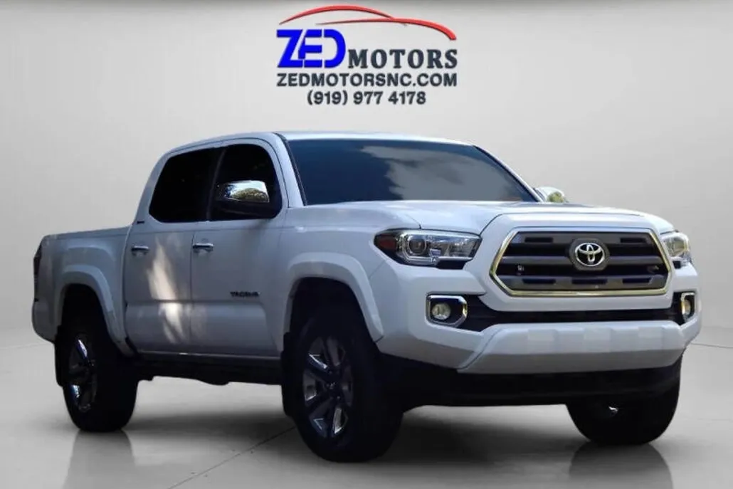 2016 Toyota Tacoma Limited V6 photo 1