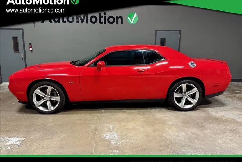 2017 Dodge Challenger R/T photo 1