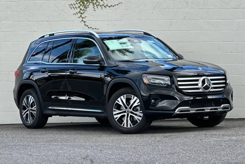 2026 Mercedes Benz GLB 250 photo 1