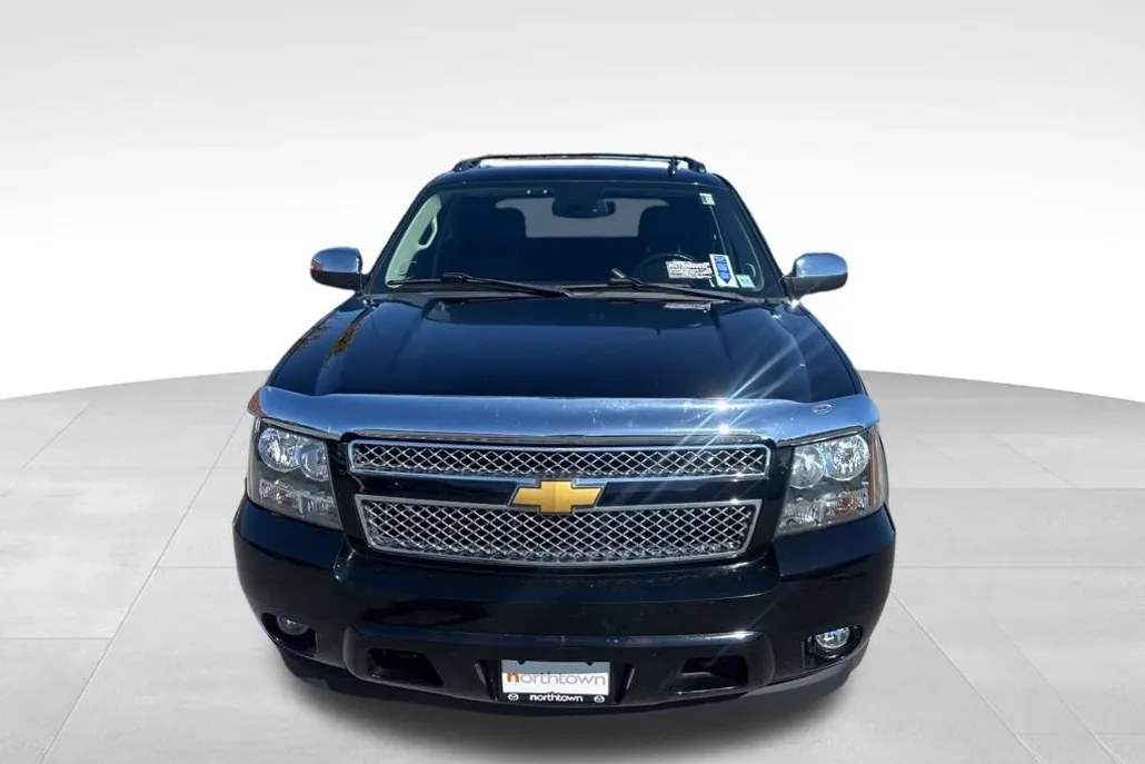 2013 Chevrolet Avalanche LT photo 1