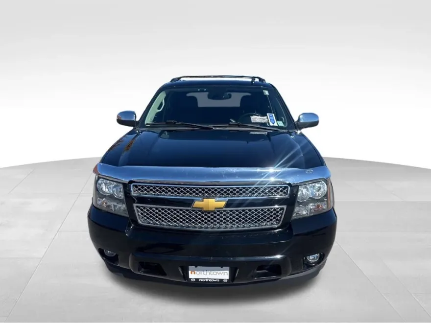 2013 Chevrolet Avalanche LT photo 1