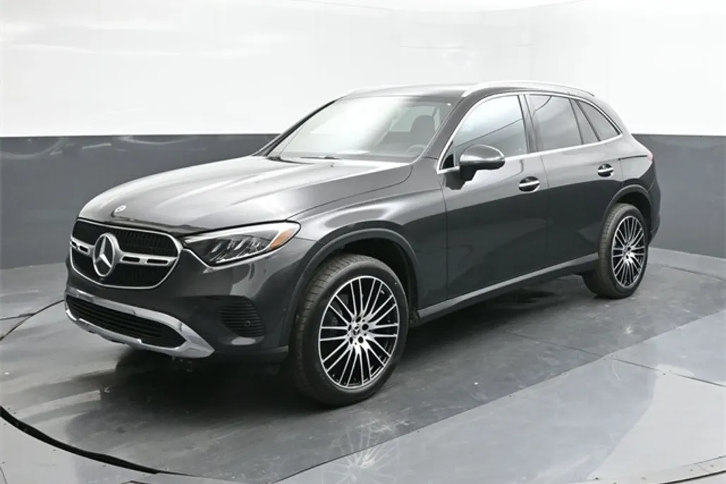 2025 Mercedes Benz GLC 300 photo 1