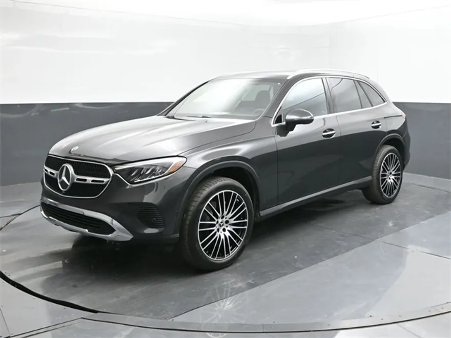 2025 Mercedes Benz GLC 300 photo 1