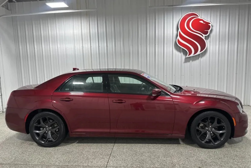 2022 Chrysler 300 S photo 1