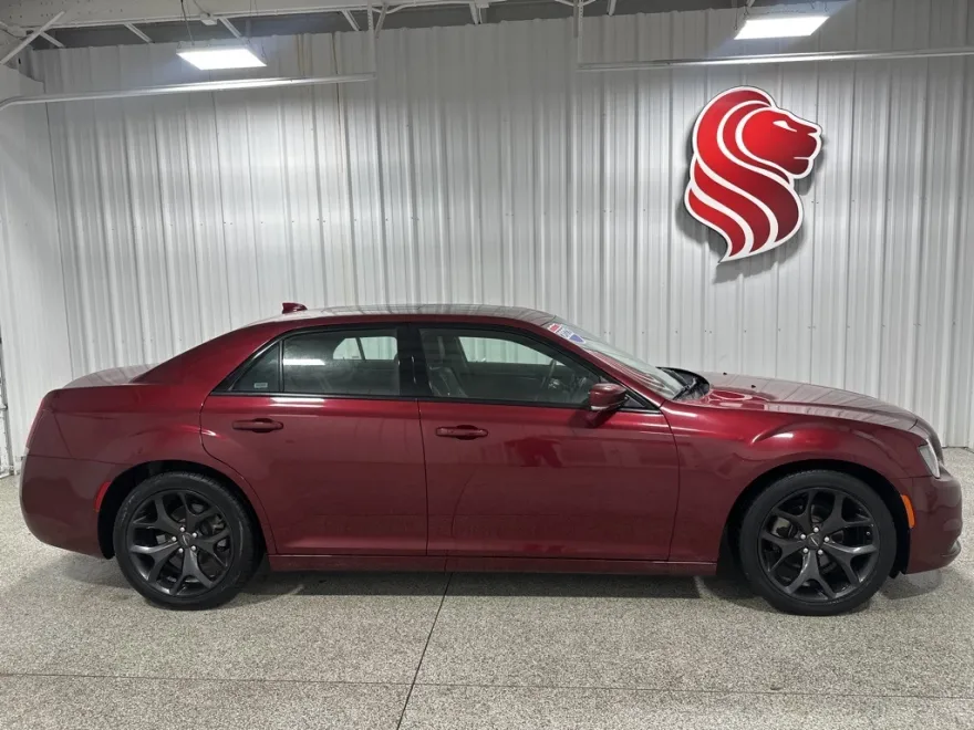 2022 Chrysler 300 S photo 1
