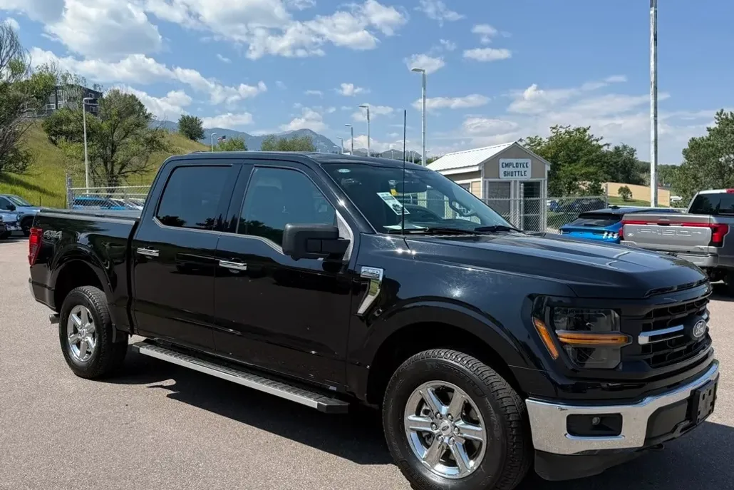 2024 Ford F-150 XLT photo 1