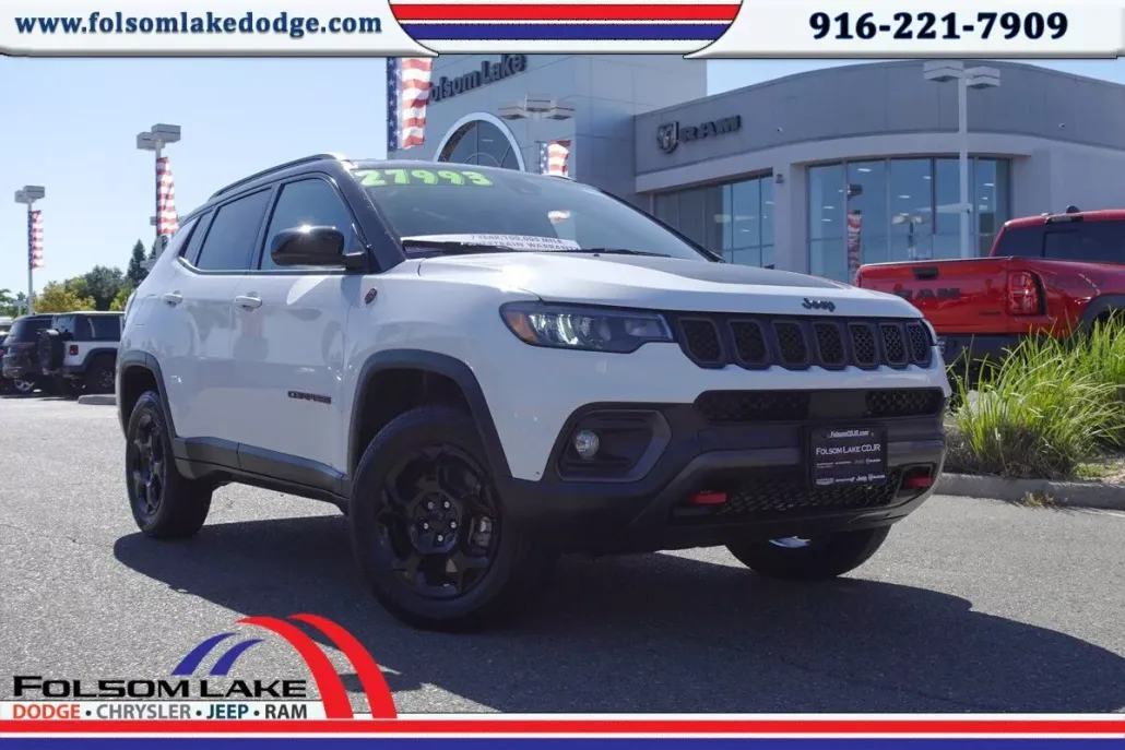 2023 Jeep Compass Trailhawk photo 1