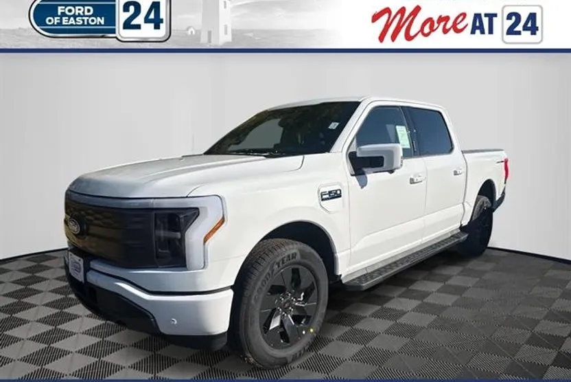 2025 Ford F-150 Lightning Lariat photo 1