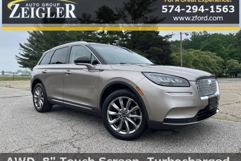2021 Lincoln Corsair Standard photo 1