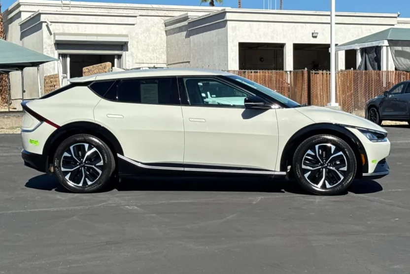 2023 Kia EV6 Wind photo 1