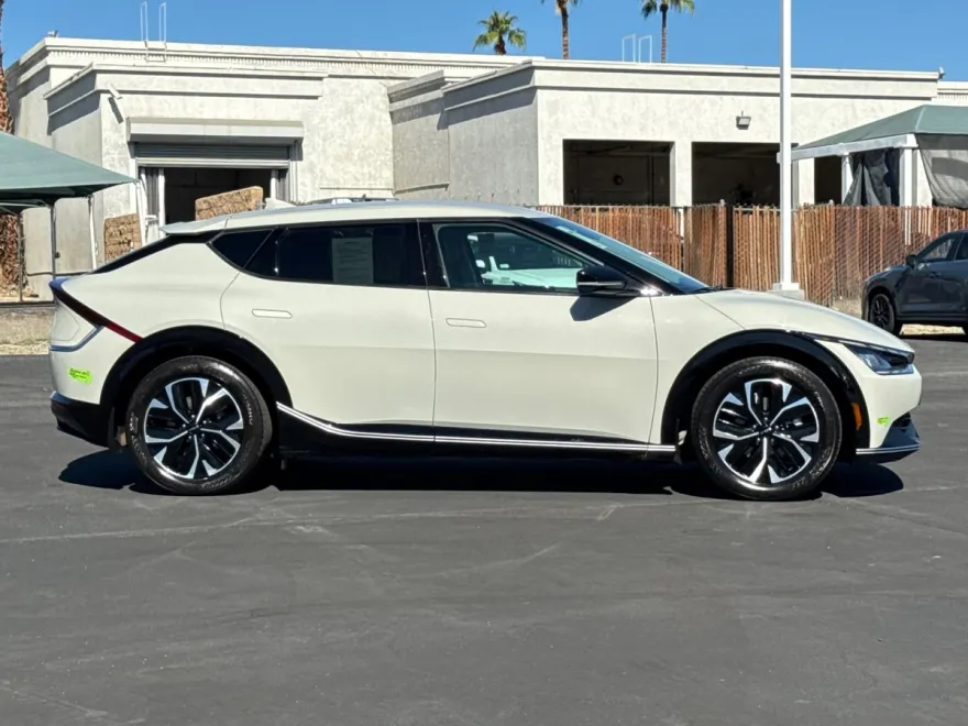 2023 Kia EV6 Wind photo 1