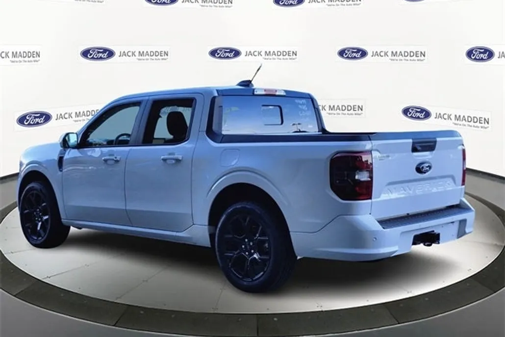 2025 Ford Maverick photo 1