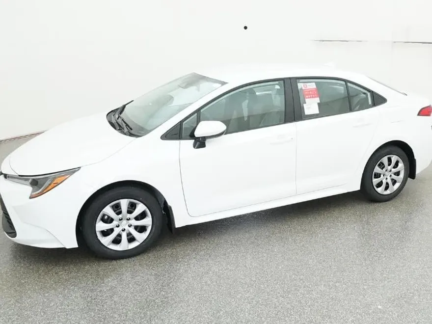 2026 Toyota Corolla LE photo 1