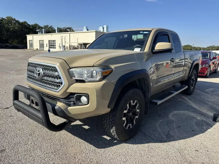 2017 Toyota Tacoma SR5 V6 photo 1