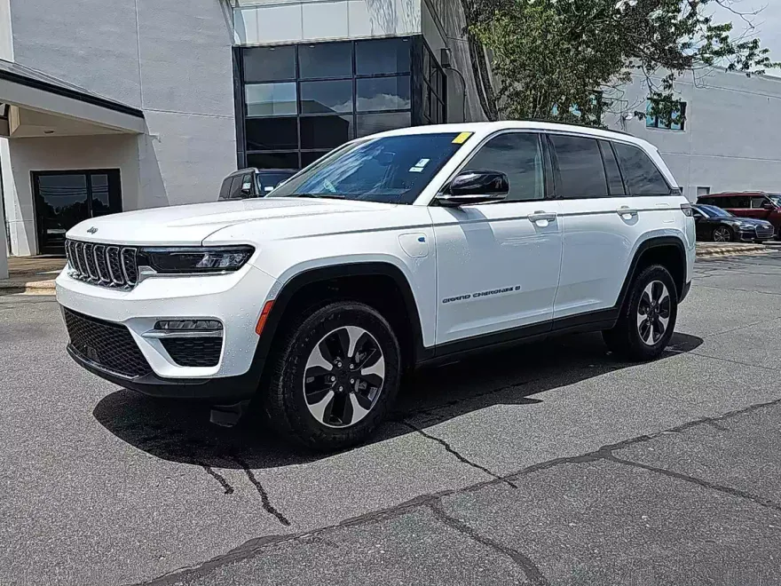 2024 Jeep Cherokee Limited 4xe photo 1