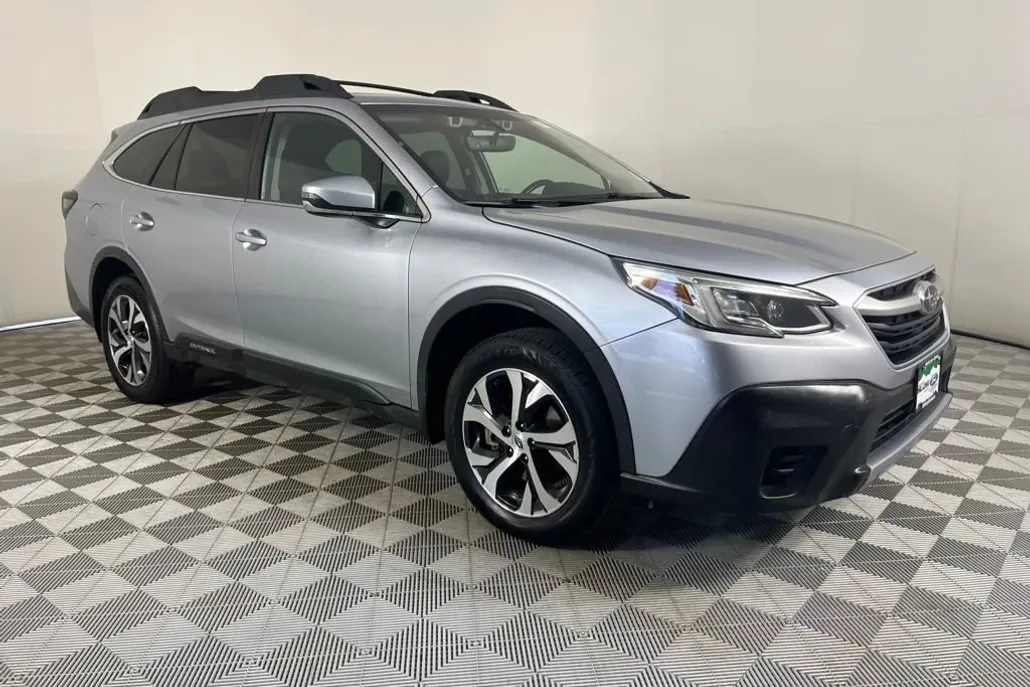 2020 Subaru Outback Limited photo 1