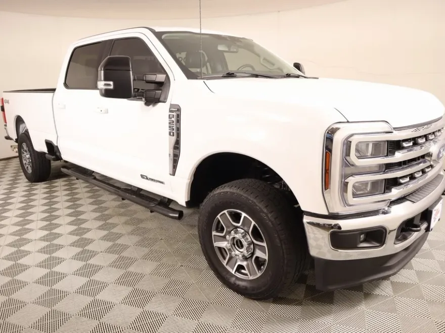 2024 Ford F-250 Lariat photo 1