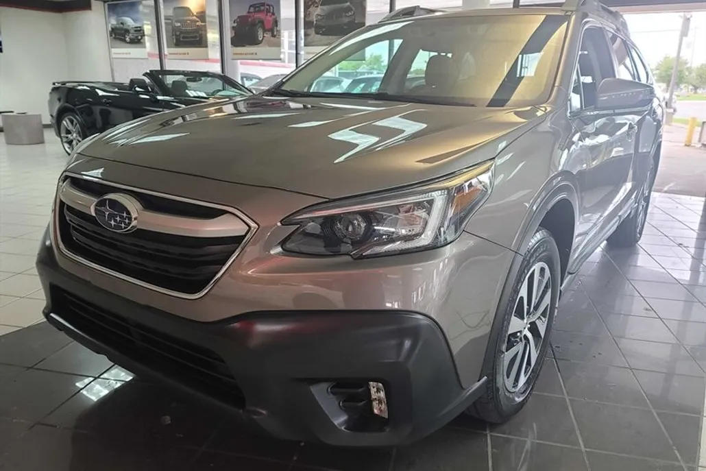 2021 Subaru Outback Premium photo 1