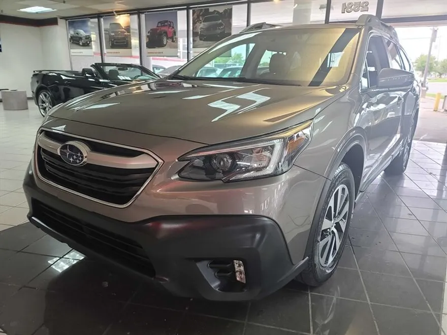 2021 Subaru Outback Premium photo 1