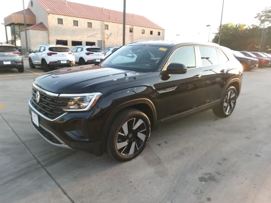 2025 Volkswagen Atlas Cross Sport SE Technology photo 1