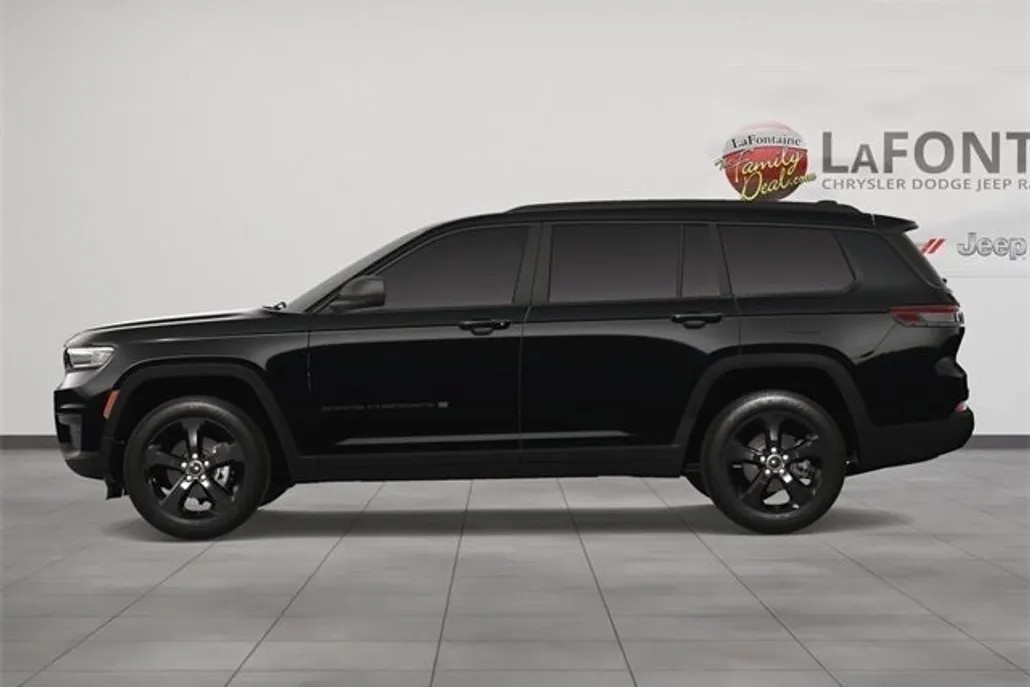 2025 Jeep Grand Cherokee Altitude photo 1