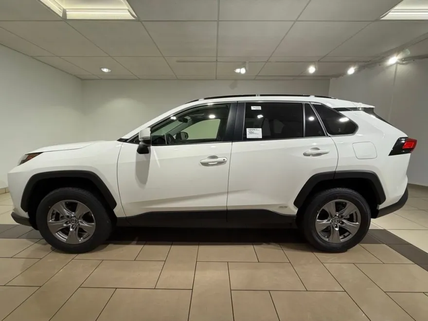 2025 Toyota RAV4 Hybrid XLE photo 1