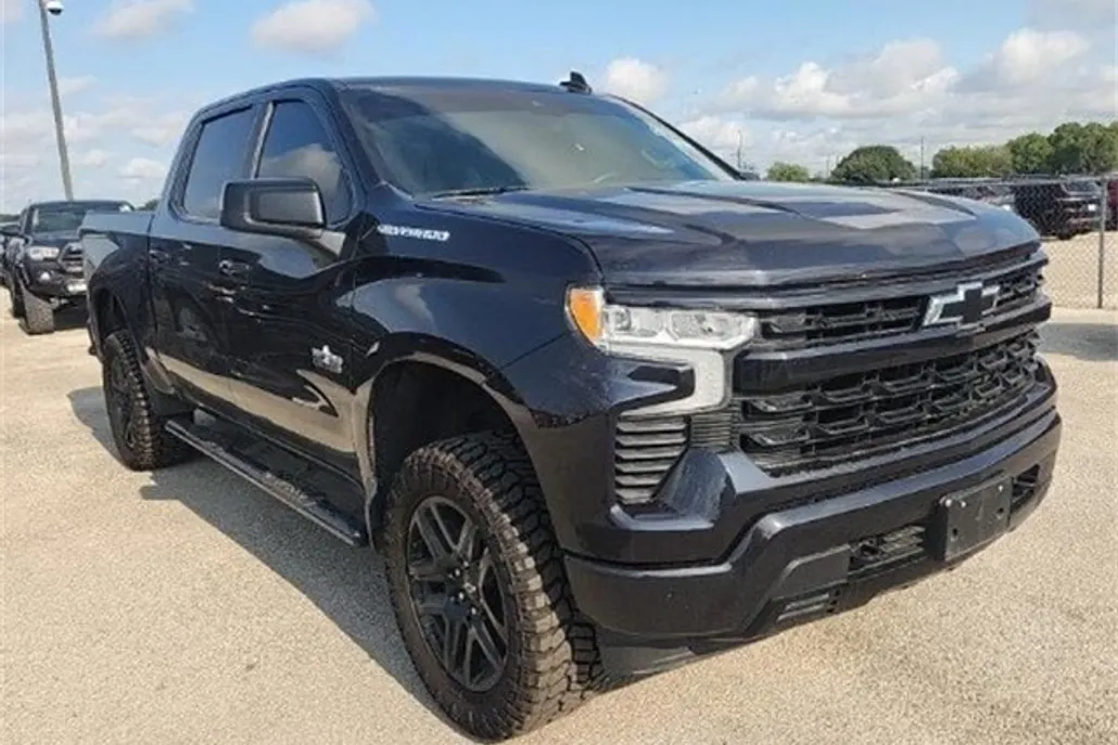 2023 Chevrolet Silverado 1500 RST photo 1