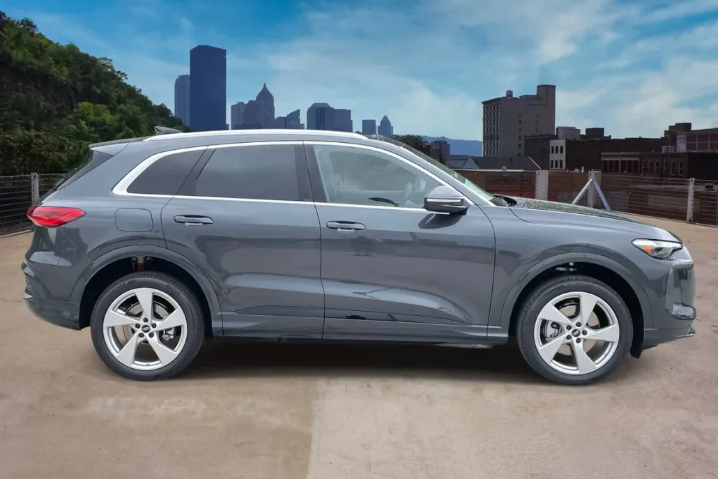 2025 Audi Q5 Premium Plus photo 1