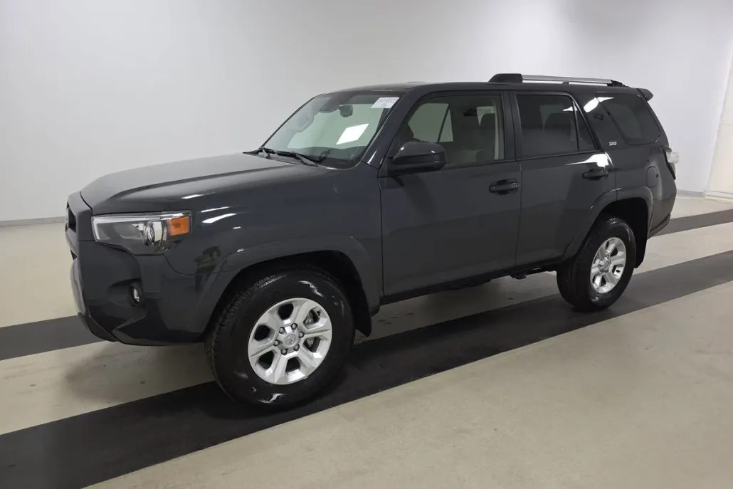 2024 Toyota 4Runner SR5 photo 1