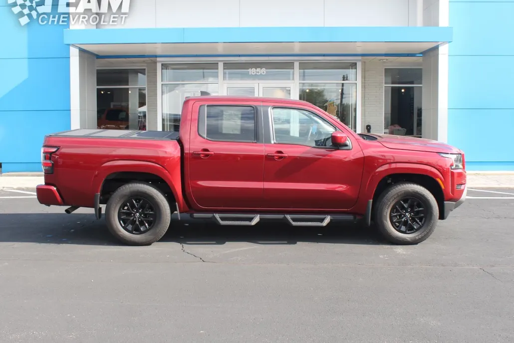 2024 Nissan Frontier SV photo 1
