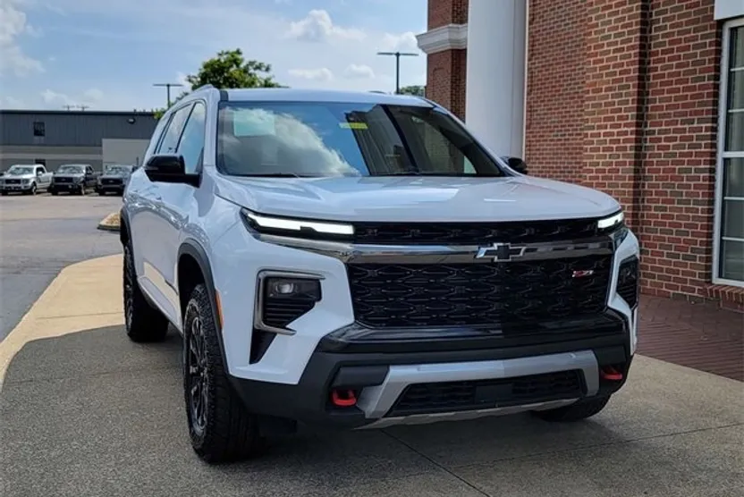 2024 Chevrolet Traverse Z71 photo 1