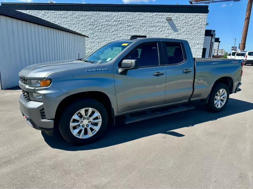 2021 Chevrolet Silverado 1500 Custom photo 1